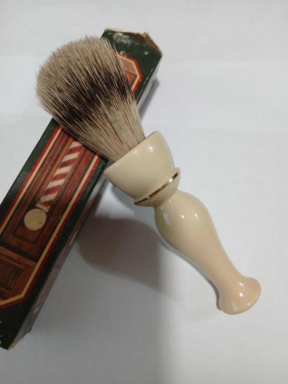 Avon natural shaving bristle brush 6” Long exclusively New Old Stock 1982 boxed